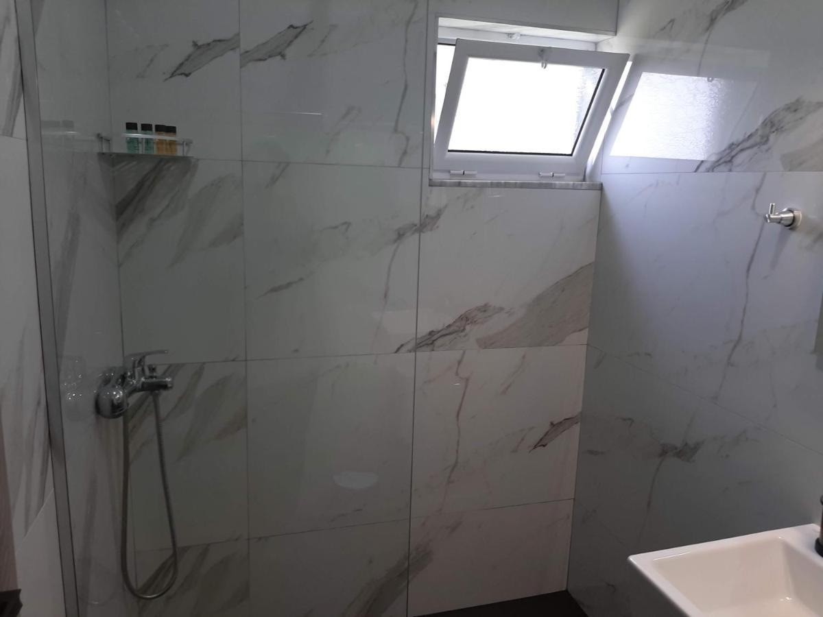 Meto Rooms Sarandë Esterno foto