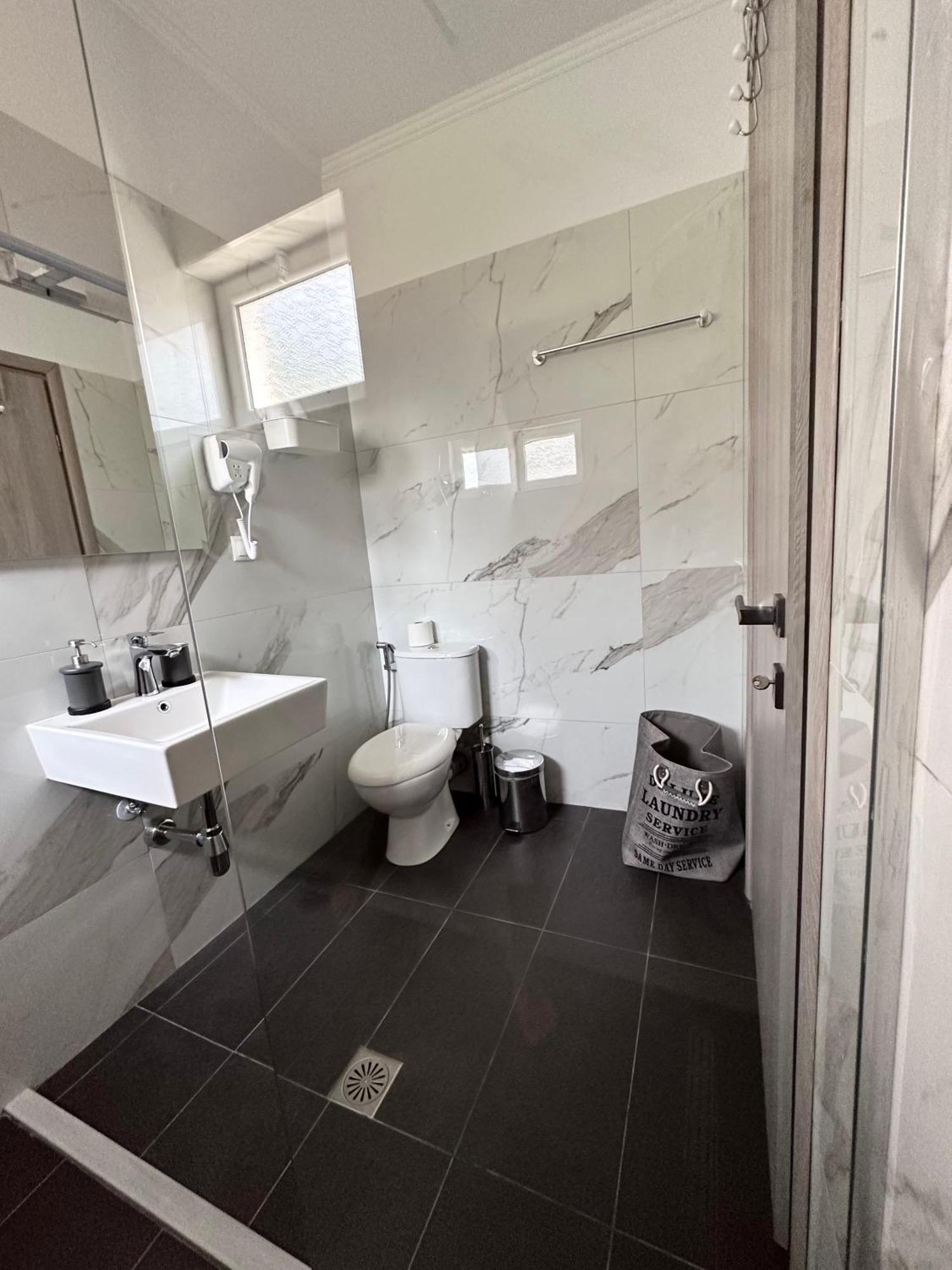 Meto Rooms Sarandë Esterno foto